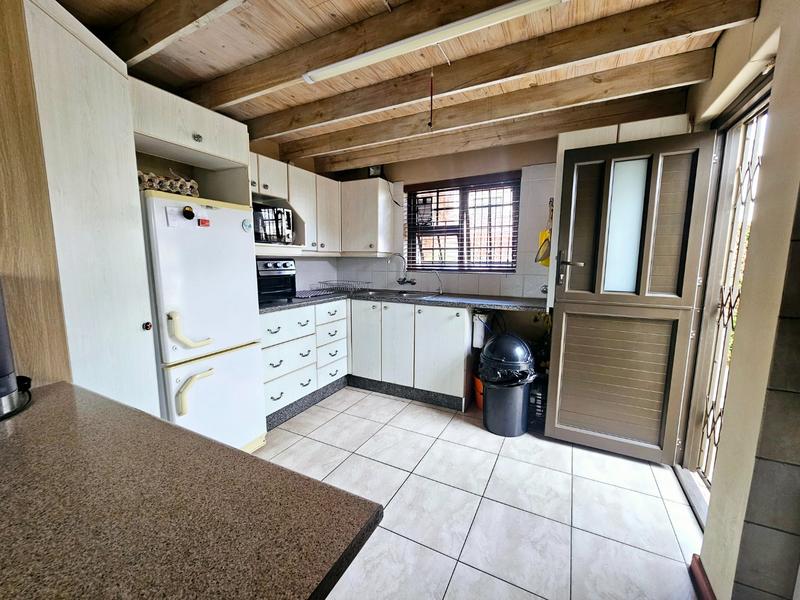 4 Bedroom Property for Sale in Vakansieplaas Western Cape